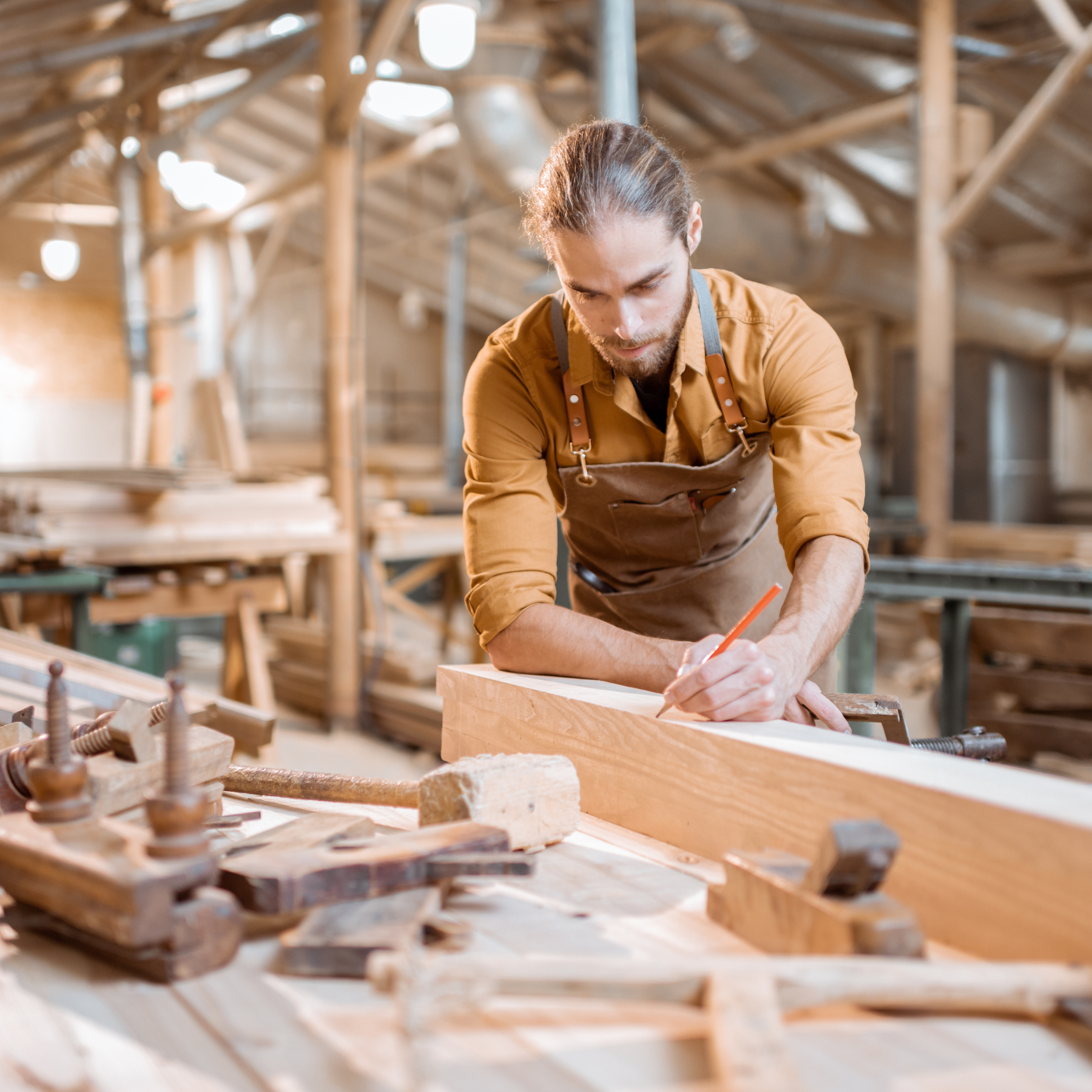 menuisier-construction-maison-projet-travaux